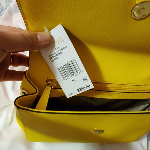Michael Kors Small Ava Satchel-🌻Sunflower color - Picture 4 of 6